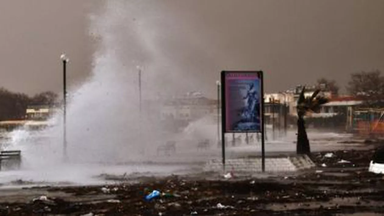 Turcia: Cinci persoane au murit și peste 100 au fost rănite din cauza furtunilor violente