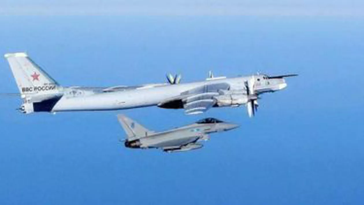 Un bombardier rus cu o rachetă nucleară la bord a fost interceptat deasupra Canalului Mânecii