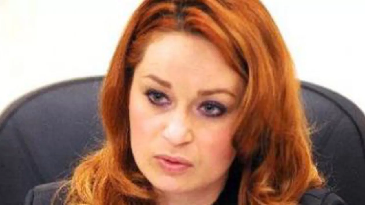 Deputații PNL depun moțiunea simplă ”PSD guvernează la negru”, adresată ministrului Muncii, Rovana Plumb