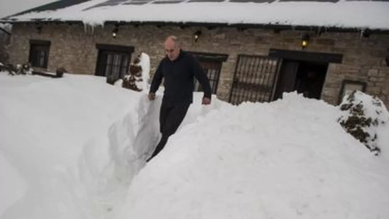 Ninsorile și ploile abundente fac victime în Europa: Mai multe persoane au murit în Albania și Italia