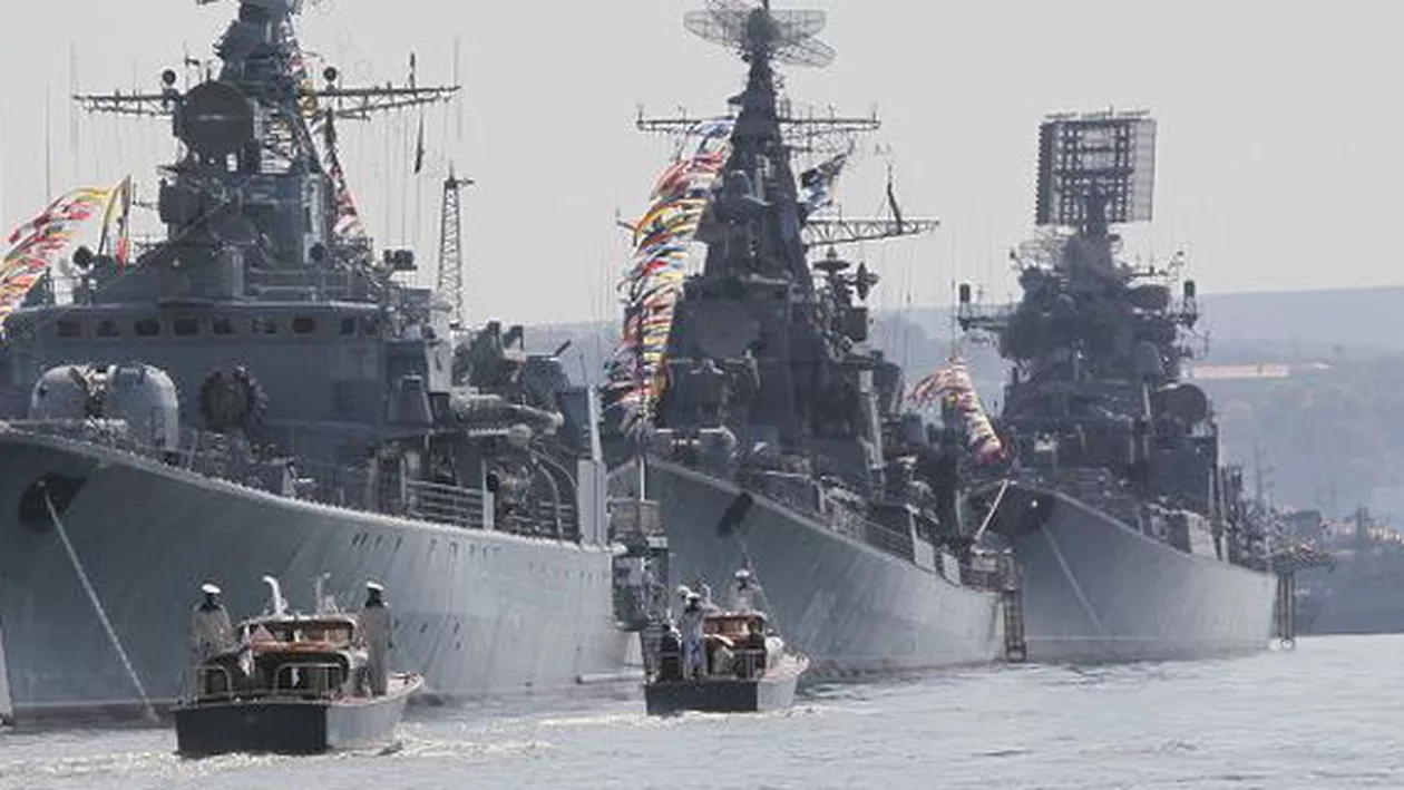 Flota rusă de la Marea Neagră a început o serie de exerciții militare în Crimeea