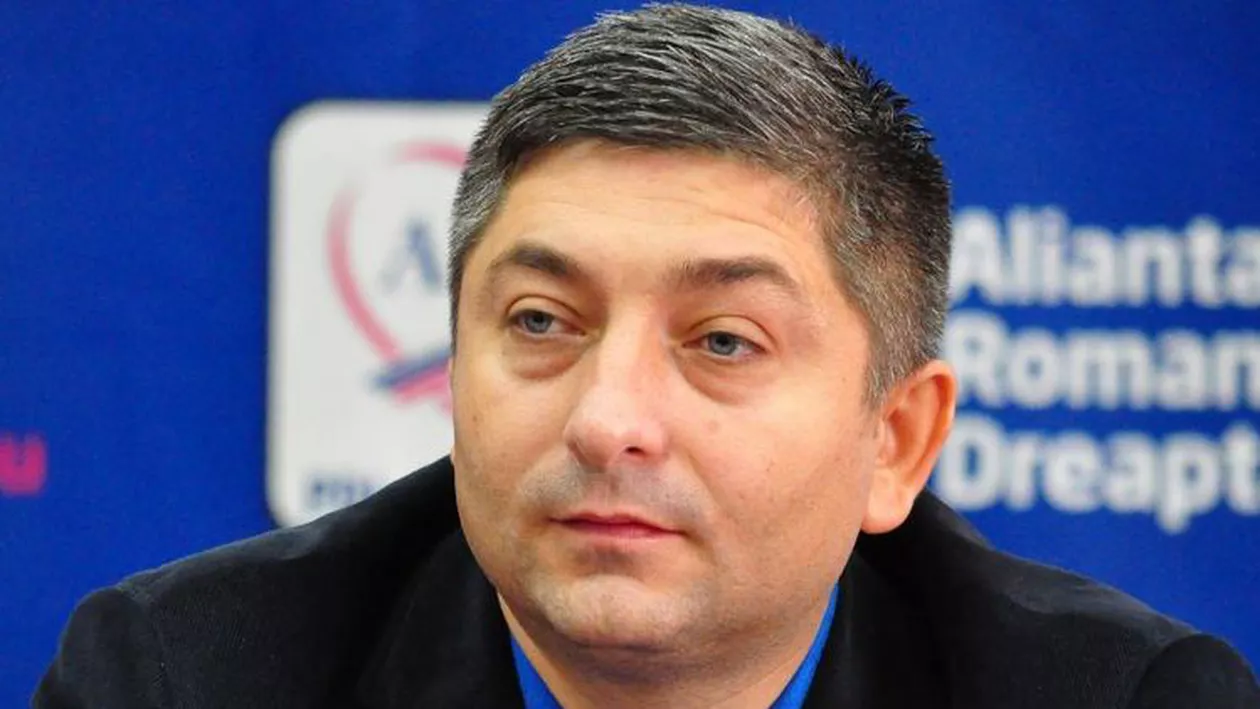 Vicepreşedintele PNL Alin Tişe îi cere lui Varujan Vosganian să îşi dea demisia de onoare din partid