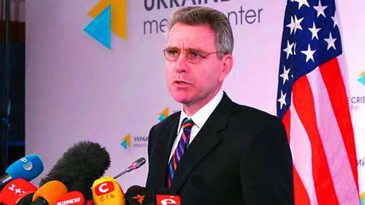 Ambasadorul SUA la Kiev: Arsenalul separatiștilor proruși din Ucraina îl depășește pe cel al unor state NATO (FOTO)