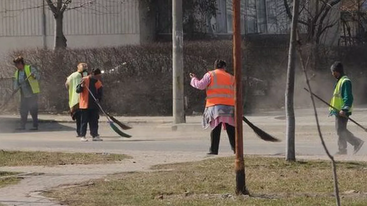 Proiect votat de consilierii generali ai Capitalei: Bucureştenii care nu îşi plătesc amenzile vor munci în folosul comunităţii