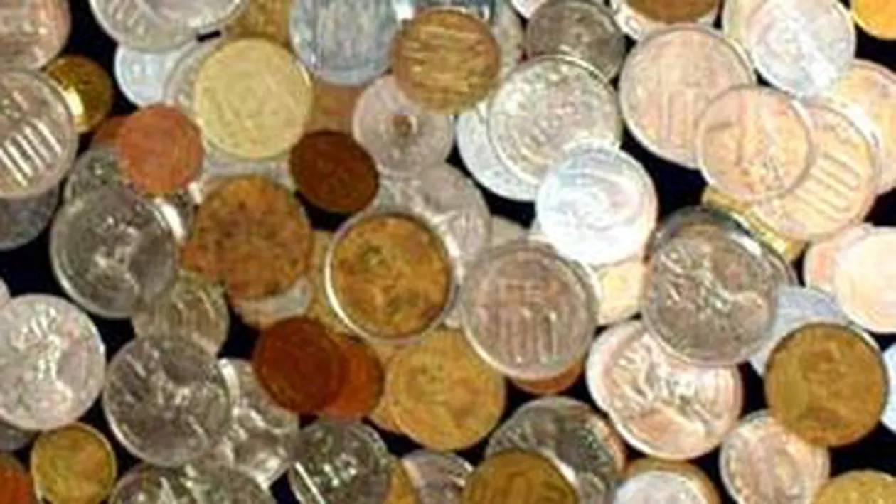 Deva: O farmacistă din Simeria și-a achitat rata unui credit în franci elvețiani cu șapte kilograme de monede