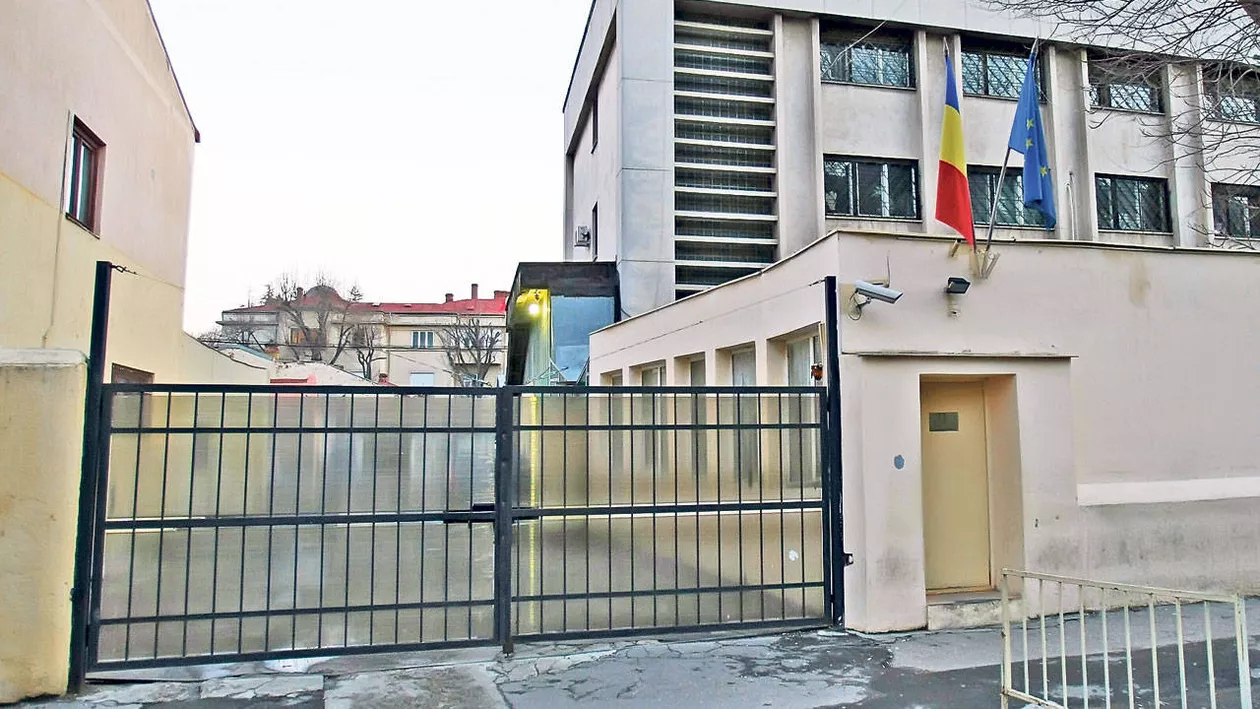 Arestul Central va fi extins, din cauza supaaglomerării, în sediul revistei Poliţia Română