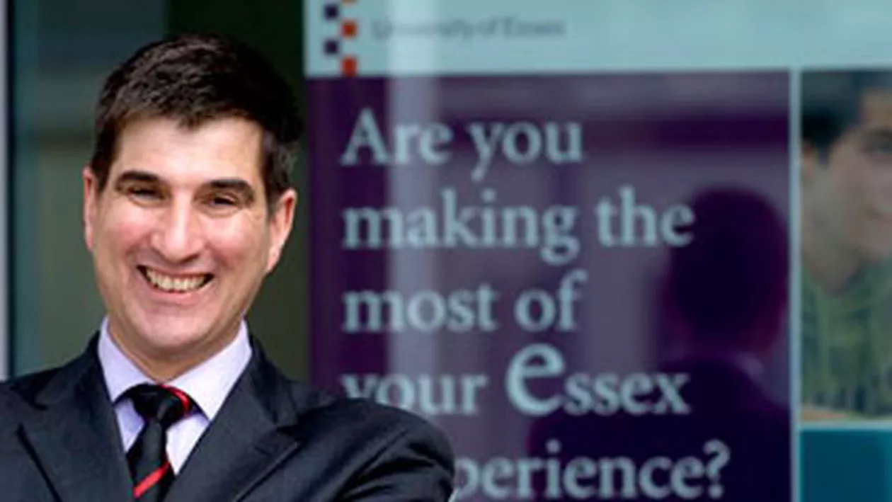 Rectorul Universităţii Essex reacţionează după documentarul "umilitor" despre românii din Marea Britanie: Studenții români, printre cei mai muncitori şi performanți
