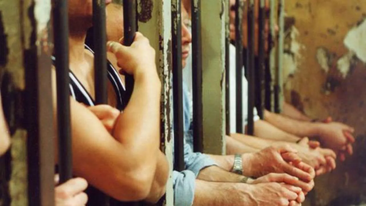 Politicienii sunt ocupați cu arestări, audieri, deschideri de dosare, fapte de corupție: Se mai ocupă cineva de țara asta?