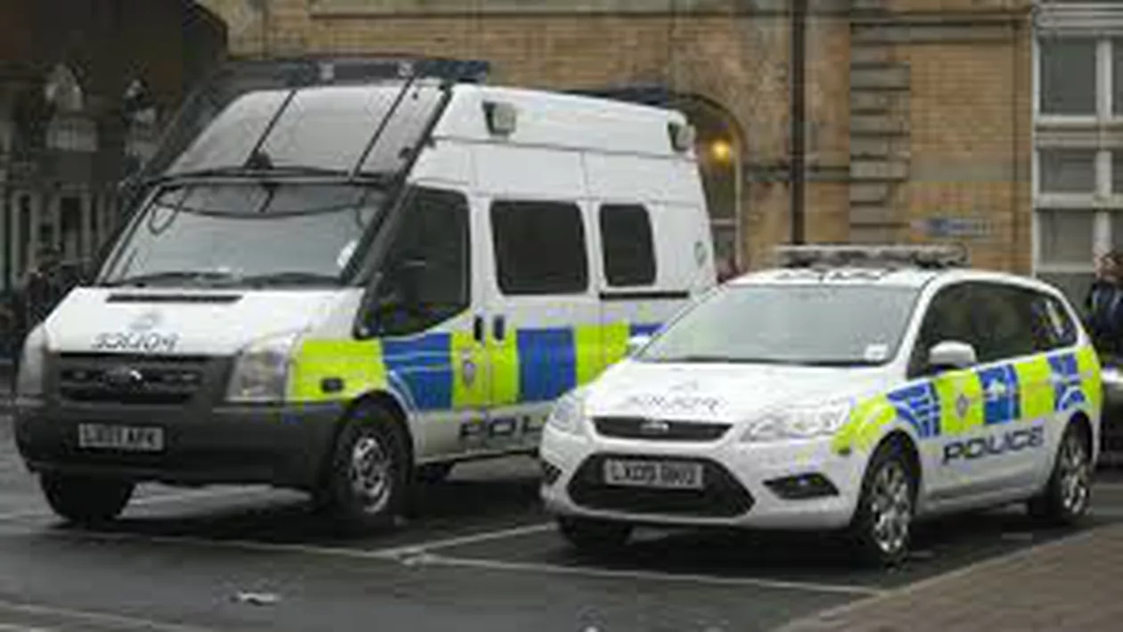 Un român căutat pentru că ameninţase cu decapitarea două eleve de la o școală militară britanică a fost arestat