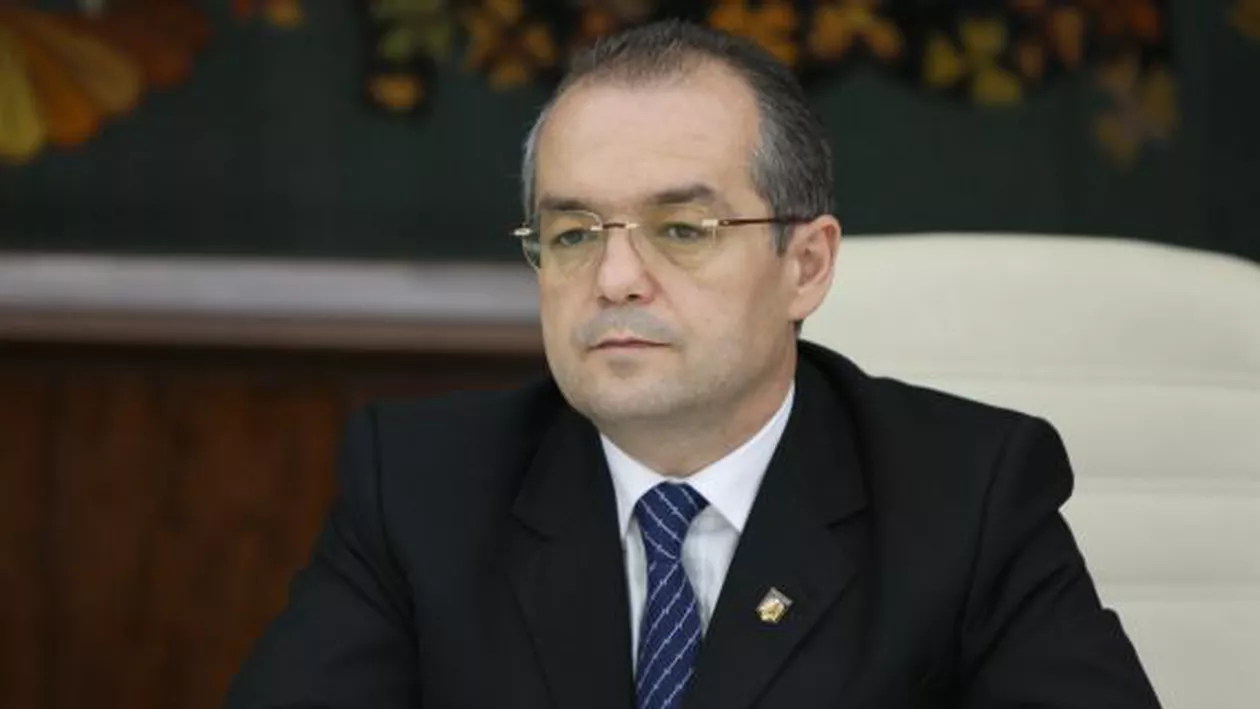 Emil Boc, întrebat despre banii din campaniile PDL: Trebuie să vedem în scriptele oficiale dacă Cocoș a dat bani partidului