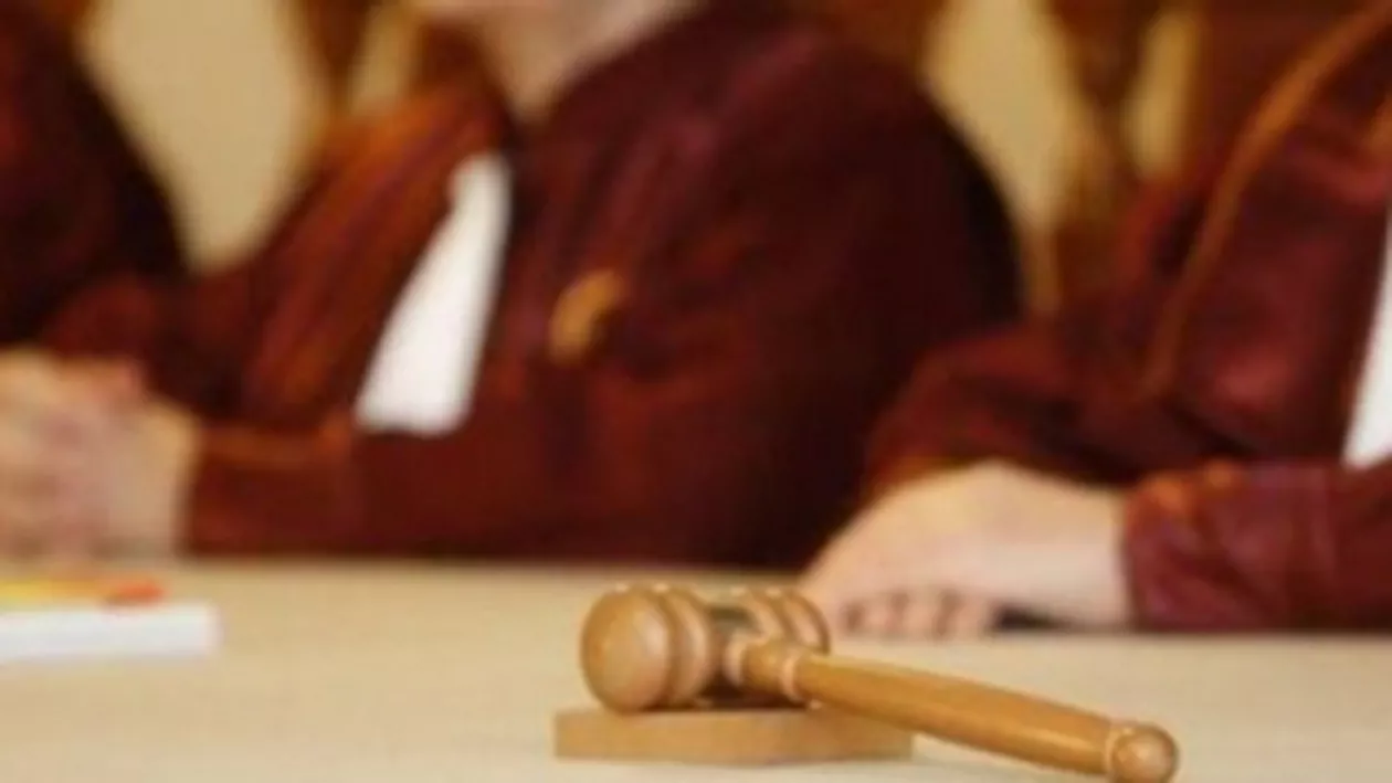 CCR: Articolul de lege care stabilește numărul minim de persoane prevăzut de lege pentru fondarea unui partid politic este neconstituțional