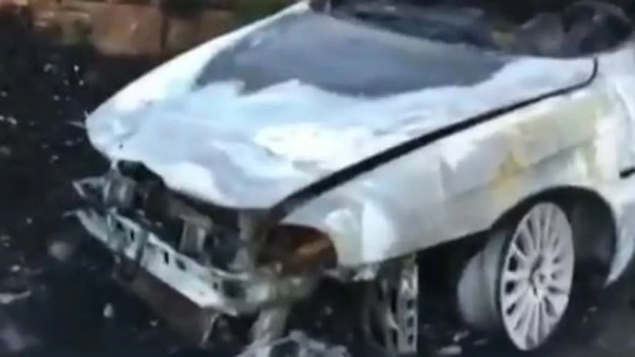 Mașina unui român, incendiată la Roma. MAE s-a sesizat după posibilul act de xenofobie (VIDEO)