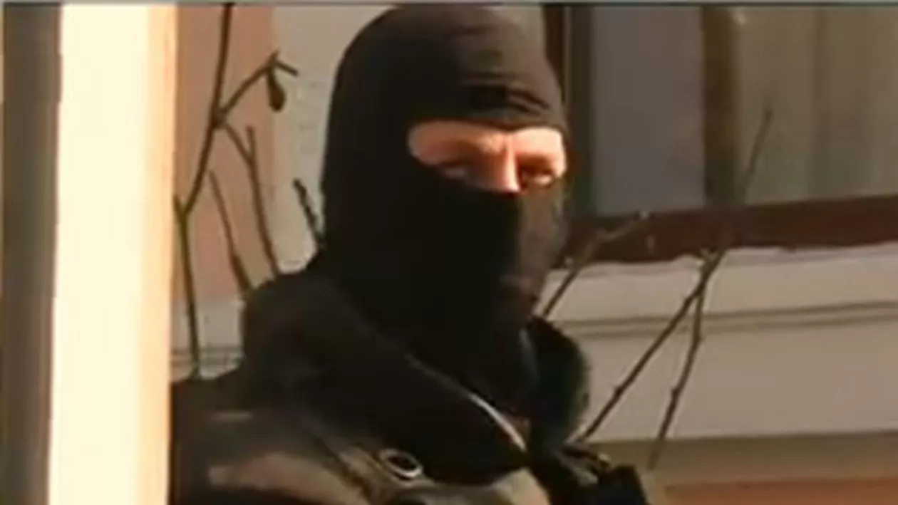 Satu Mare: Percheziții la suspecți privind săvârșirea unor infracțiuni de corupție. Vizați de anchetă ar fi șeful și adjunctul IPJ și șeful SIF