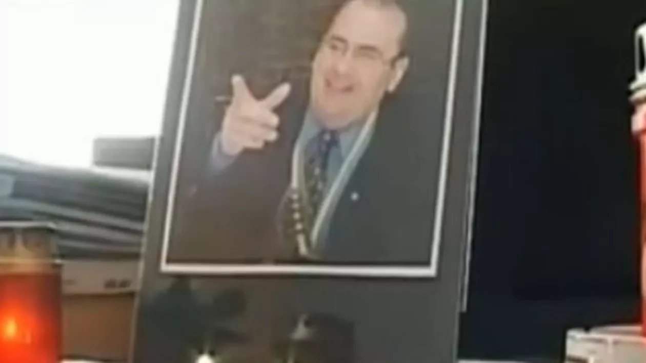 Iași: Un profesor universitar a murit după ce a fost lăsat să aștepte șapte ore pe holurile spitalului