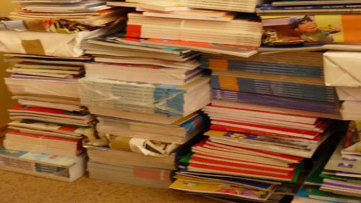 Operaţiile estetice, pilde în manualul de română de clasa a II-a: "Vreau doar să arăt altfel! Să fiu mai subțire, să am un colorit atractiv" (Foto)