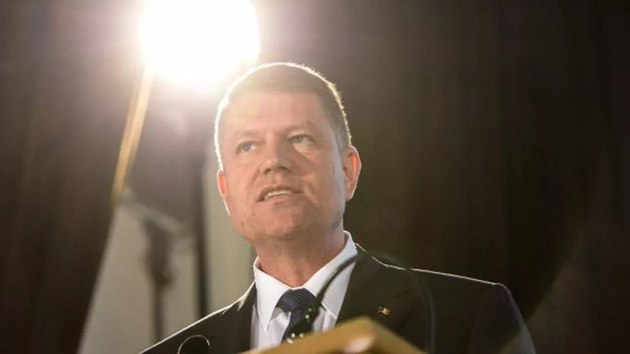 Vecina din Sibiu a soților Iohannis, despre hărnicia președintelui: Când s-a mutat făcuse poarta, se urca pe scară și numai el meșterea