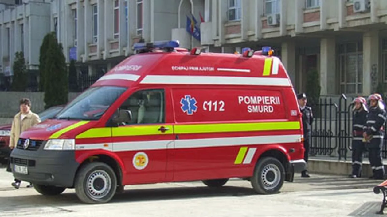 Galaţi: Un copil de şapte ani lăsat nesupravegheat de mama sa a căzut de la etajul trei al unui hotel