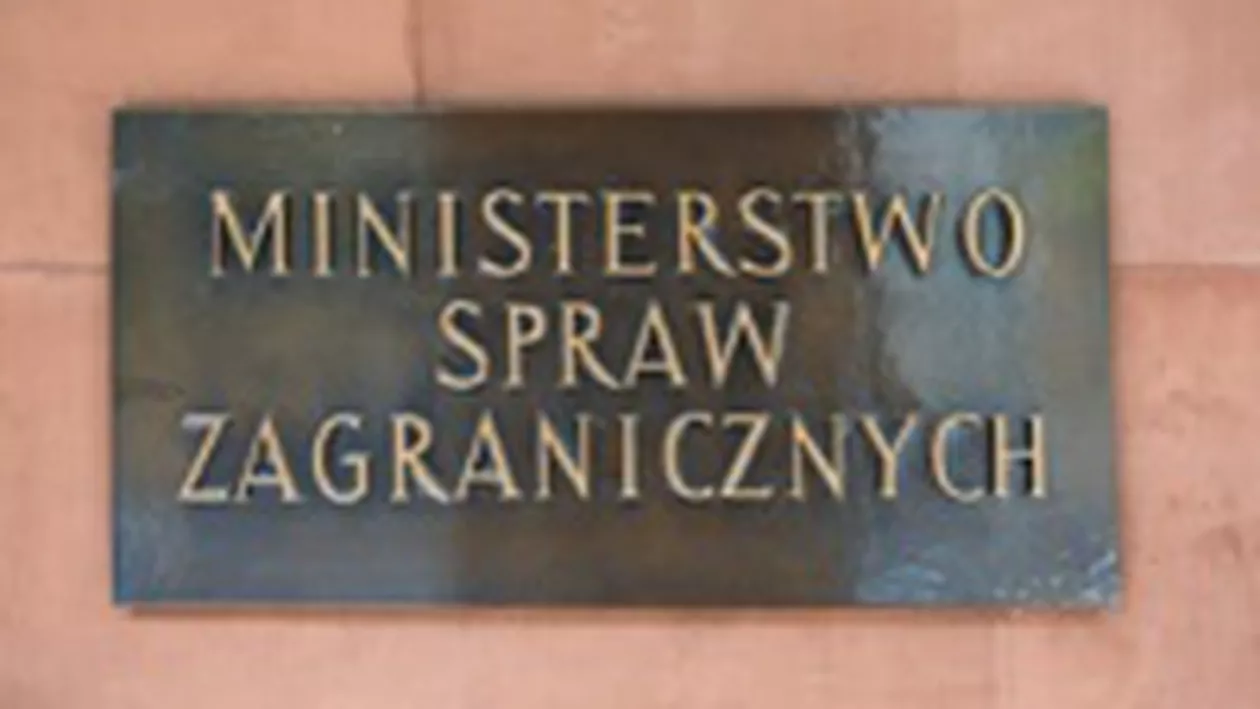 Polonia ameninţă Rusia cu măsuri simetrice după evacuarea Consulatului polonez din Sankt-Petersburg