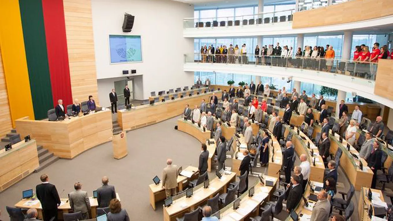 Parlamentul Lituaniei a votat reintroducerea serviciului militar obligatoriu