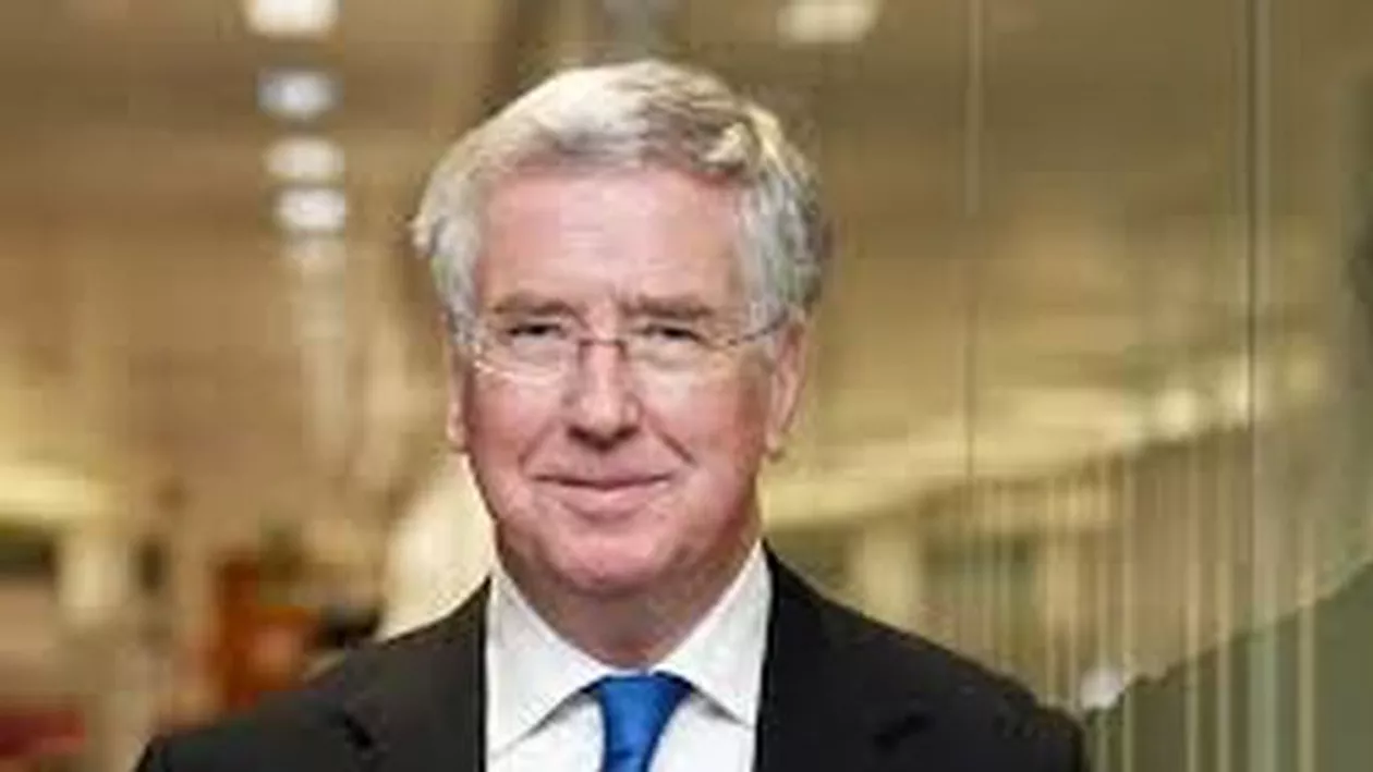Ministrul britanic al Apărării, Michael Fallon, vine în România. Întâlnire cu Klaus Ioahannis și Victor Ponta