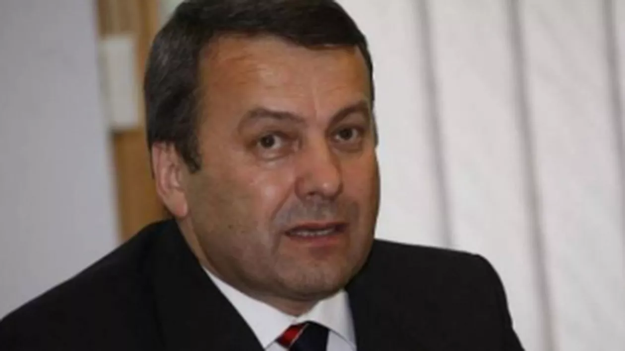 Gheorghe Ialomiţianu, despre Darius Vâlcov: "Doamne fereşte! Cred că e un om nebun. Ori îi plângi de milă, ori îţi faci cruce"