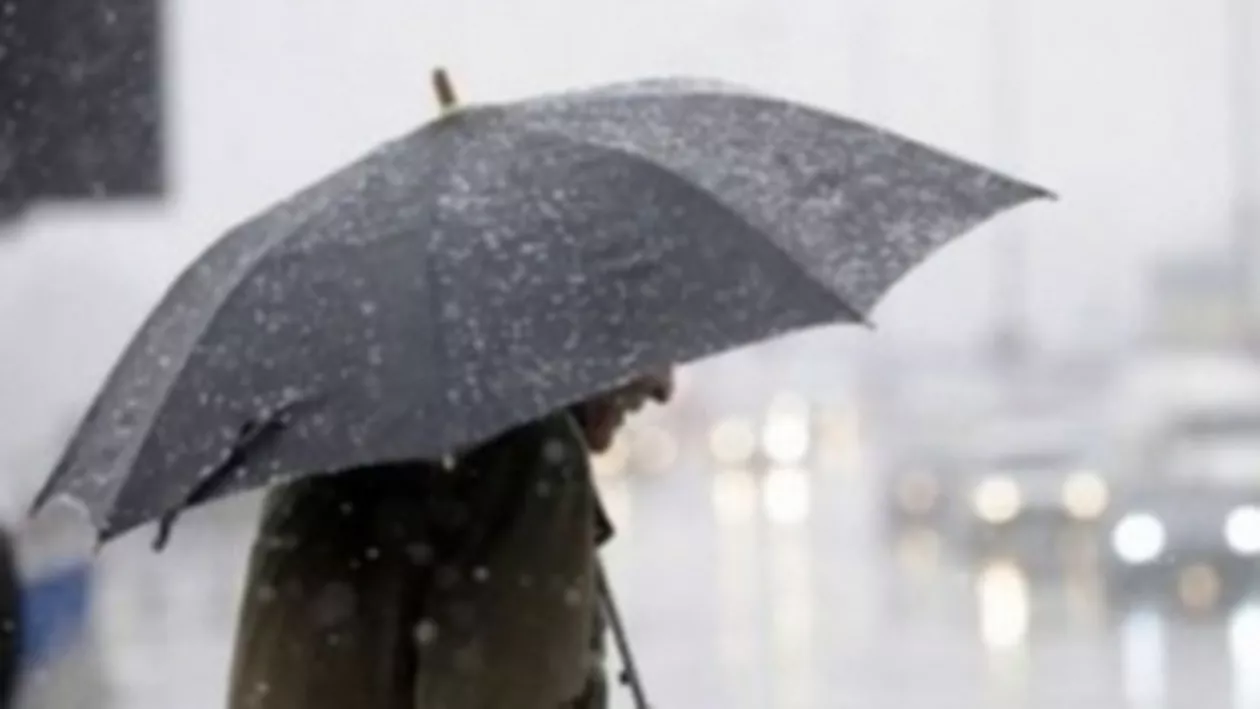 Trafic de coșmar în mai multe județe ale țării: Restricții de circulație si mașini blocate din cauza zăpezii (VIDEO)