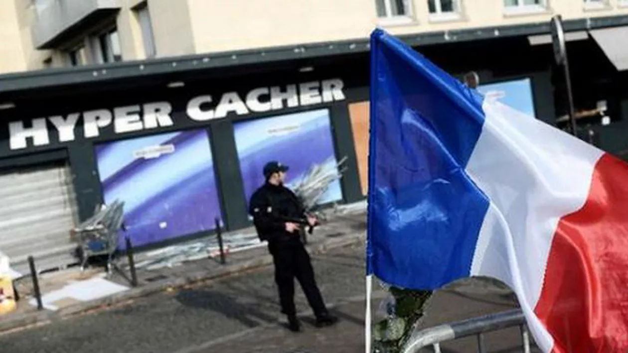 Foşti ostatici de la magazinul evreiesc din Paris dau în judecată presa, pentru că au dezvăluit unde se ascundeau