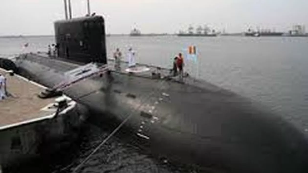 Incendiu într-un șantier naval: un submarin rusesc, aflat în lucrări de reparaţie pe şantierul din Severodvinsk, a luat foc