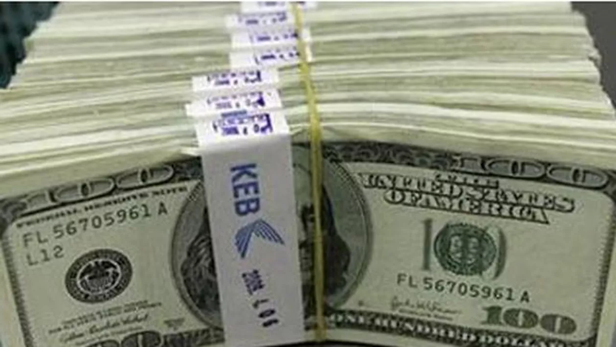 Autoritățile din Republica Moldova investighează dispariția unui miliard de dolari: “O parte din bani ar fi ajuns la bănci din Rusia”