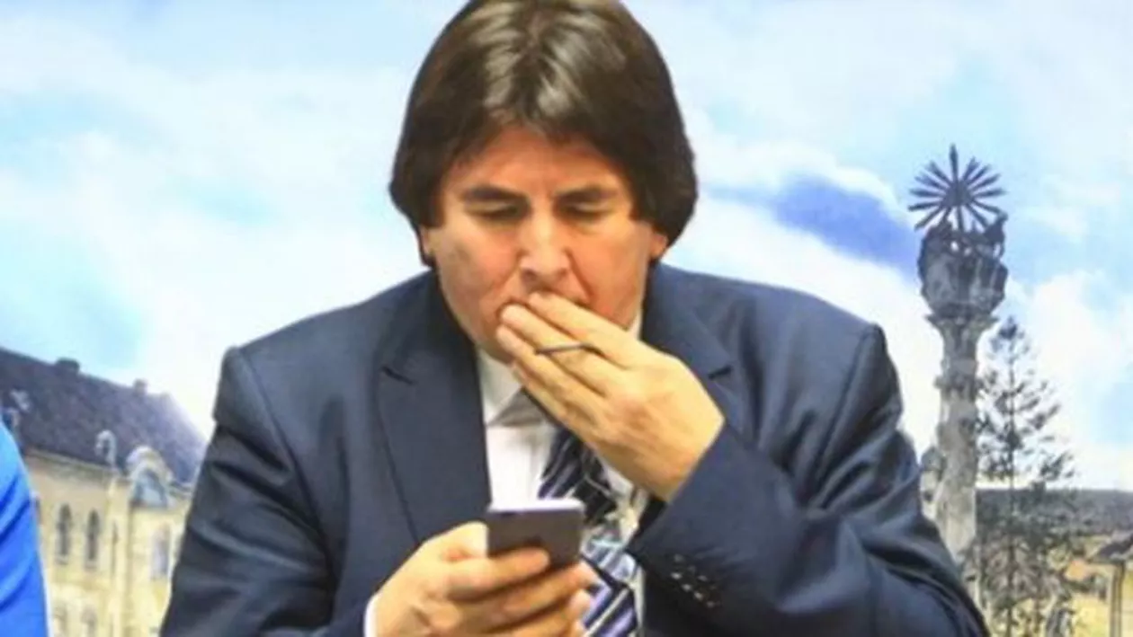 Lider PNL, factură enormă la telefonul de serviciu după vacanța din Dubai: “Eu folosesc telefonul ca să comunic cu cetăţenii. Comunic intens și prin email și Facebook"