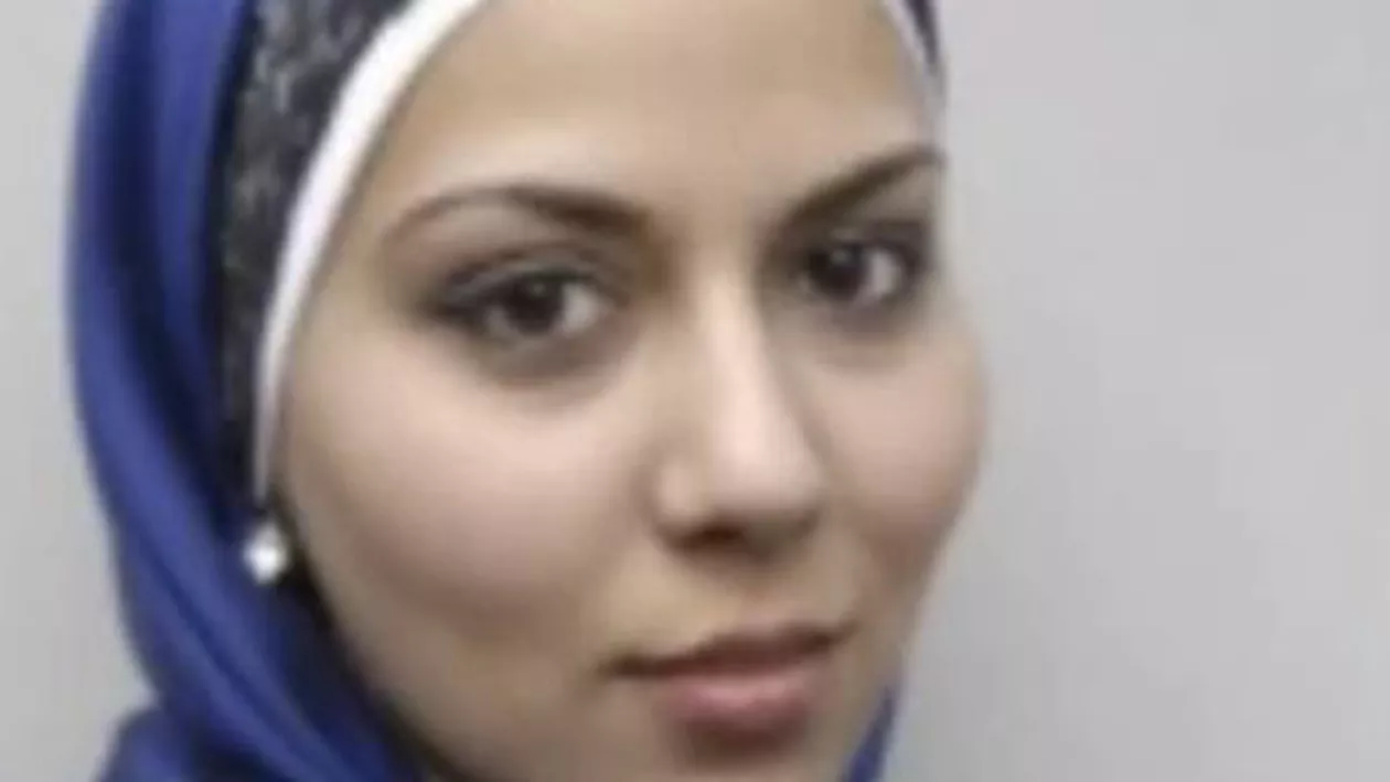 O femeie din Sydney apără o musulmană atacată în metrou pentru că e îmbrăcată într-o hijab:  O poartă pentru că vrea să fie modestă cu corpul ei nu din cauza unor oameni ca tine care stau și o jignesc (VIDEO)