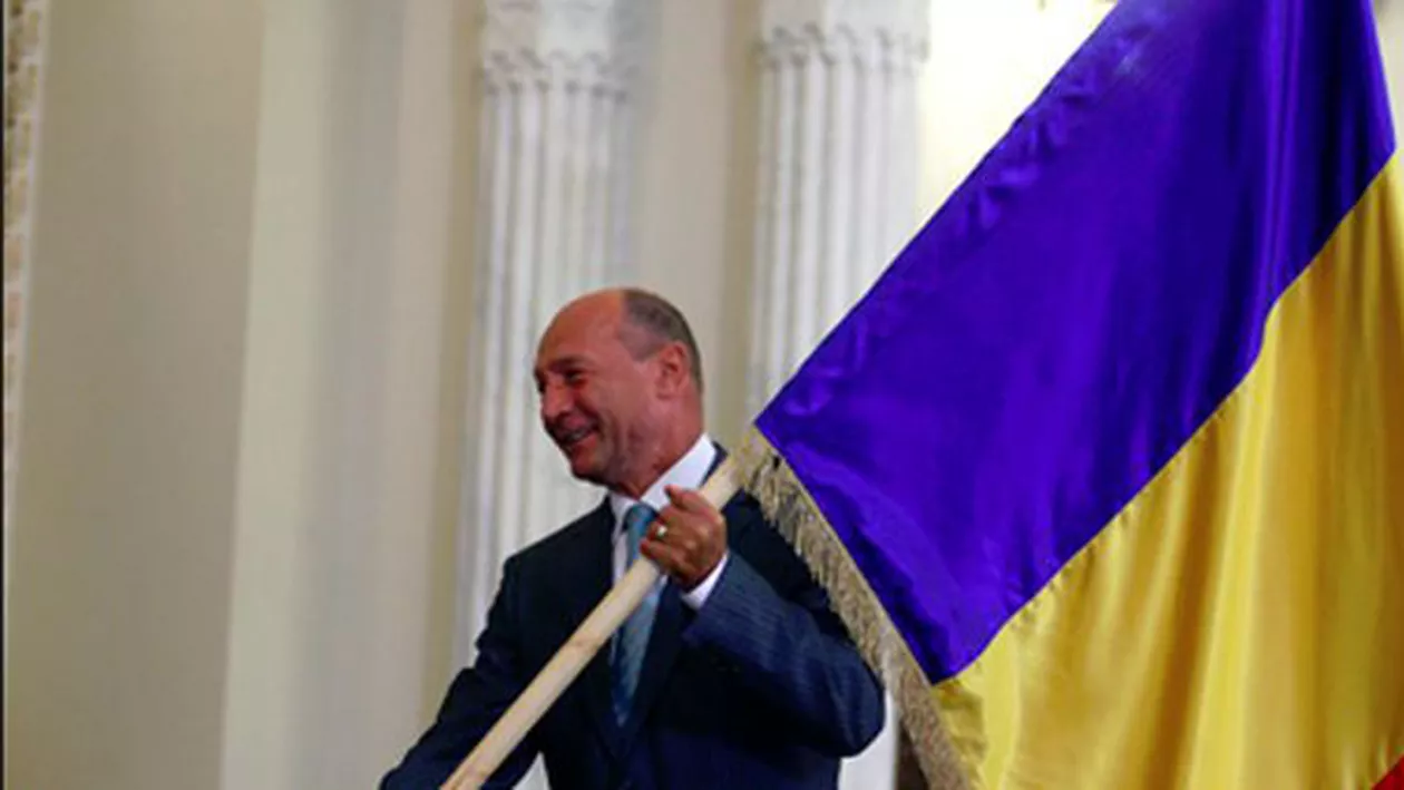 Traian Băsescu, atac la Tăriceanu: "Liberalul roșu" crede că totul se tranzacţionează, inclusiv sufletul sau dragostea de ţară. Lăsaţi-i pe românii din diaspora să voteze