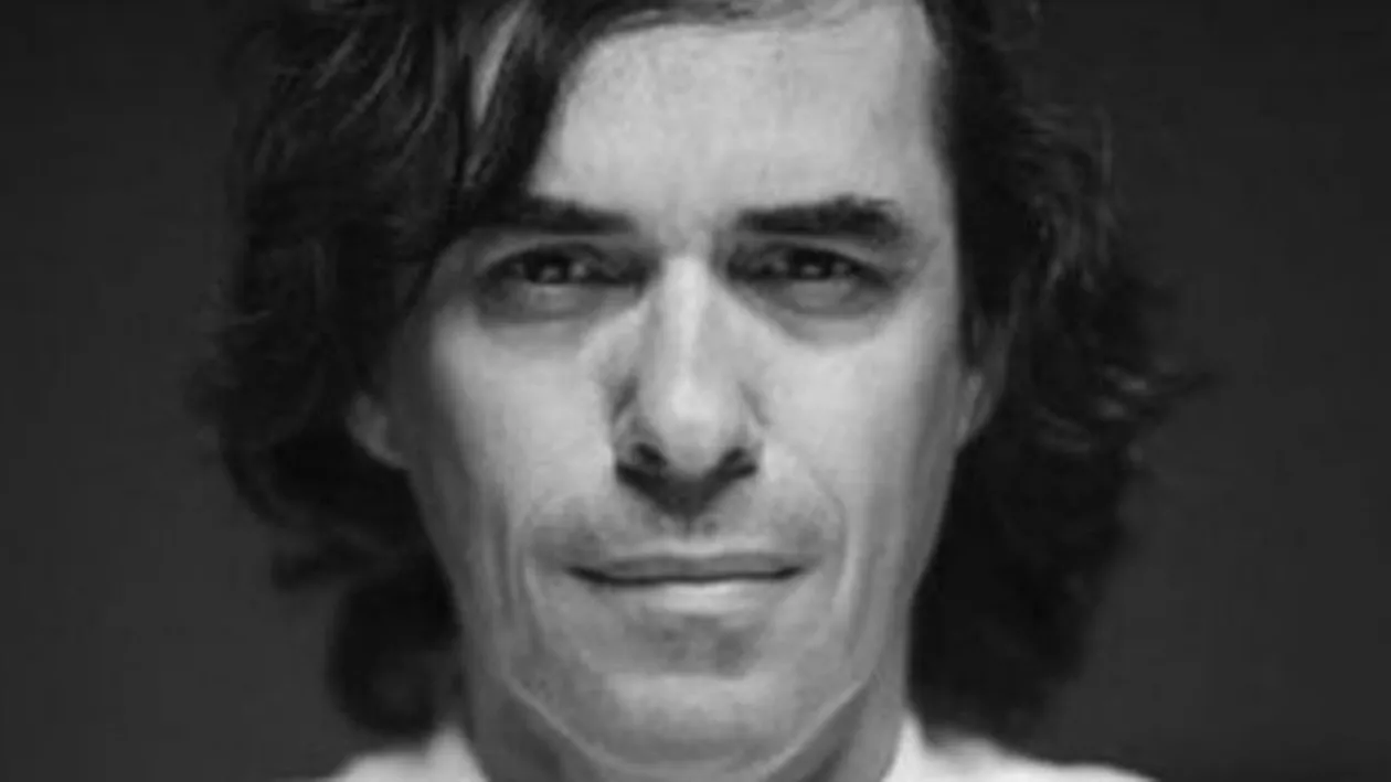 Mircea Cărtărescu, apostrofat de șoferii din București după ce a provocat un ambuteiaj: Sper că nu așteptați Nobelul aici, că probabil mai durează
