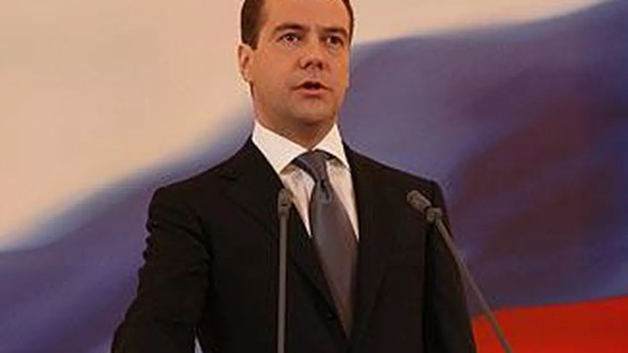 Dmitri Medvedev: Rusia a pierdut 25 miliarde de euro din cauza sancțiunilor occidentale. Economia țării va suferi în continuare