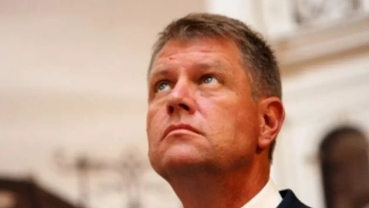 Autoritățile din Sibiu, în alertă după ce o persoană a aruncat o geantă suspectă în curtea locuinței președintelui Klaus Iohannis