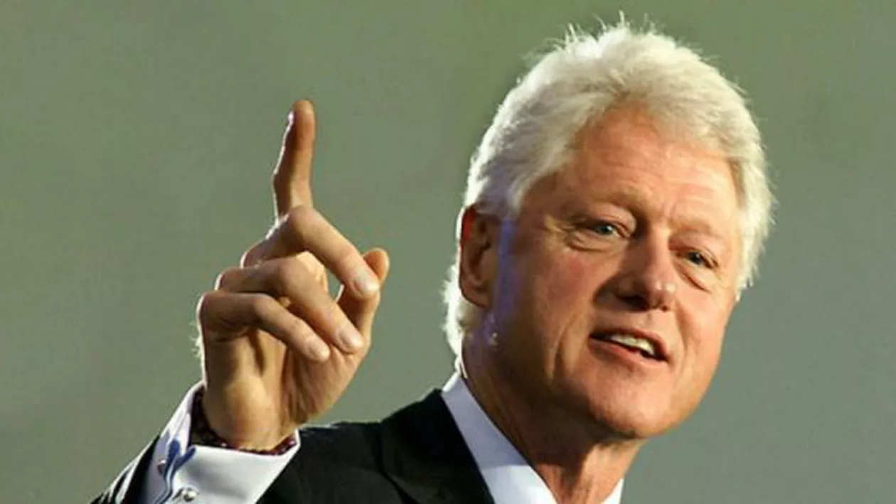 Un avion la bordul căruia se afla fostul preşedinte american Bill Clinton a efectuat o aterizare de urgență în Tanzania