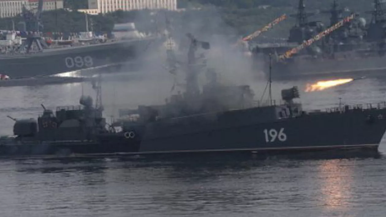 Letonia anunță că a reperat două nave de război rusești și un submarin în apropierea frontierelor sale maritime