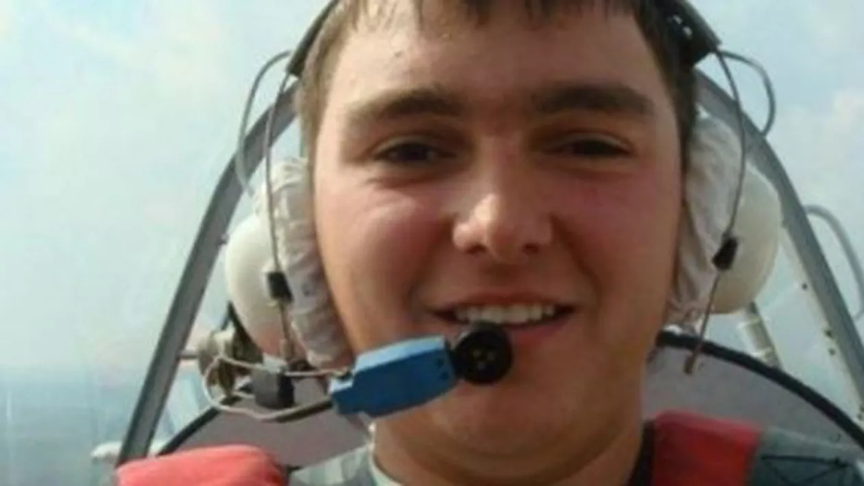 Răzvan Petrescu, copilotul avionului prăbușit în Apuseni, s-a reîntors la manșă