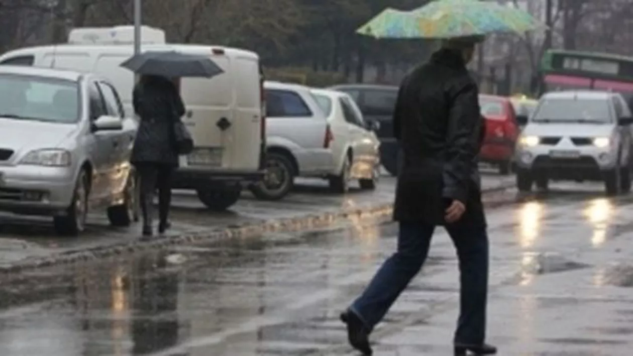 ANM: Cod galben de ploi și vânt puternic, până joi la ora 21:00 (VIDEO)