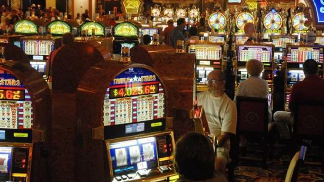 Bacău: Un bărbat a fost reținut pentru 24 de ore după ce a furat bani dintr-o sală de jocuri