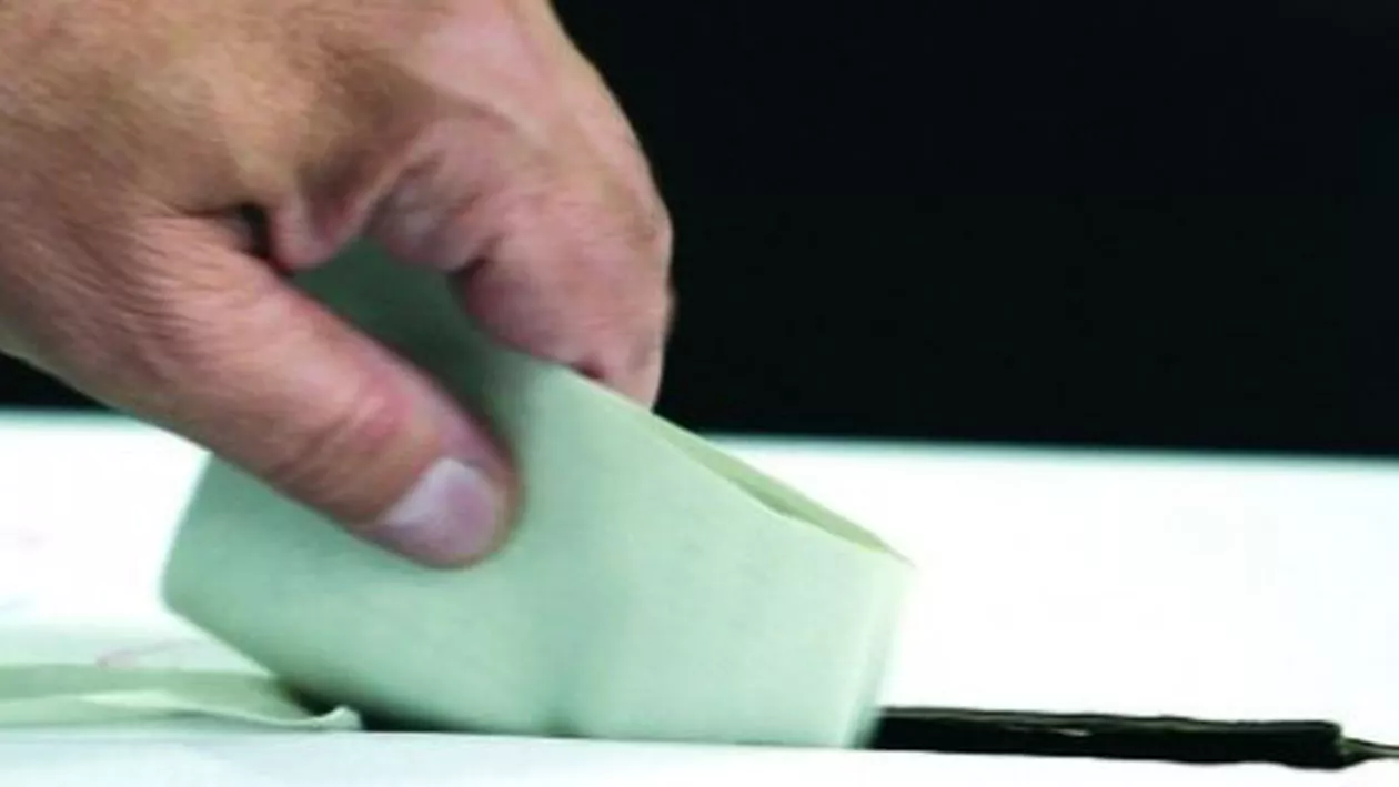 Polonia: A început primur tur al alegerilor prezidențiale. Președintele în exercițiu Bronislaw Komorowski este favorit