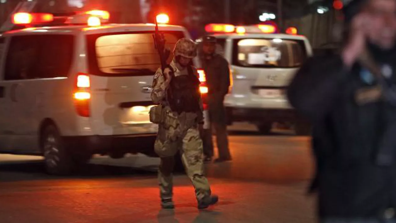 Afganistan: Cinci morți, printre care și un cetățean american, în urma unui atac armat asupra unui hotel din Kabul