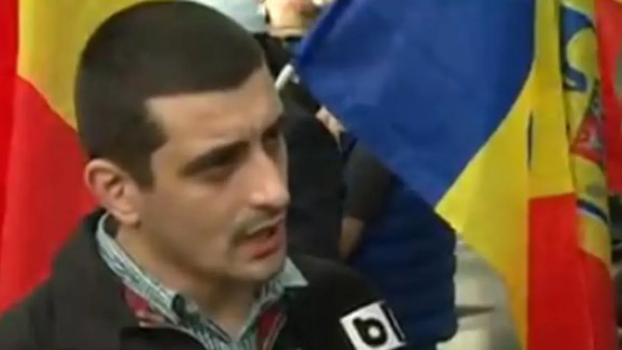 Manifestație de susținere a românului expulzat din Moldova. George Simion: Guvernul de la Chișinău s-a întrunit de urgență pentru a discuta de acest abuz (VIDEO)