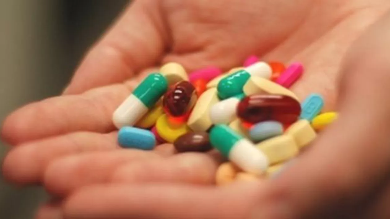 Patru persoane reţinute în dosarul de evaziune prin tranzacţii cu medicamente, în care prejudiciul este de circa un milion de euro