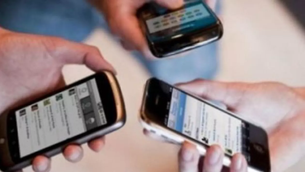 Tarifele de roaming în UE ar putea să nu mai fie eliminate: Măsura ar urma să fie înlocuită cu un pachet care le va permite europenilor să sune în alte ţări comunitare la aceleaşi preţuri ca în propria ţară doar în limita a 50 de minute anual