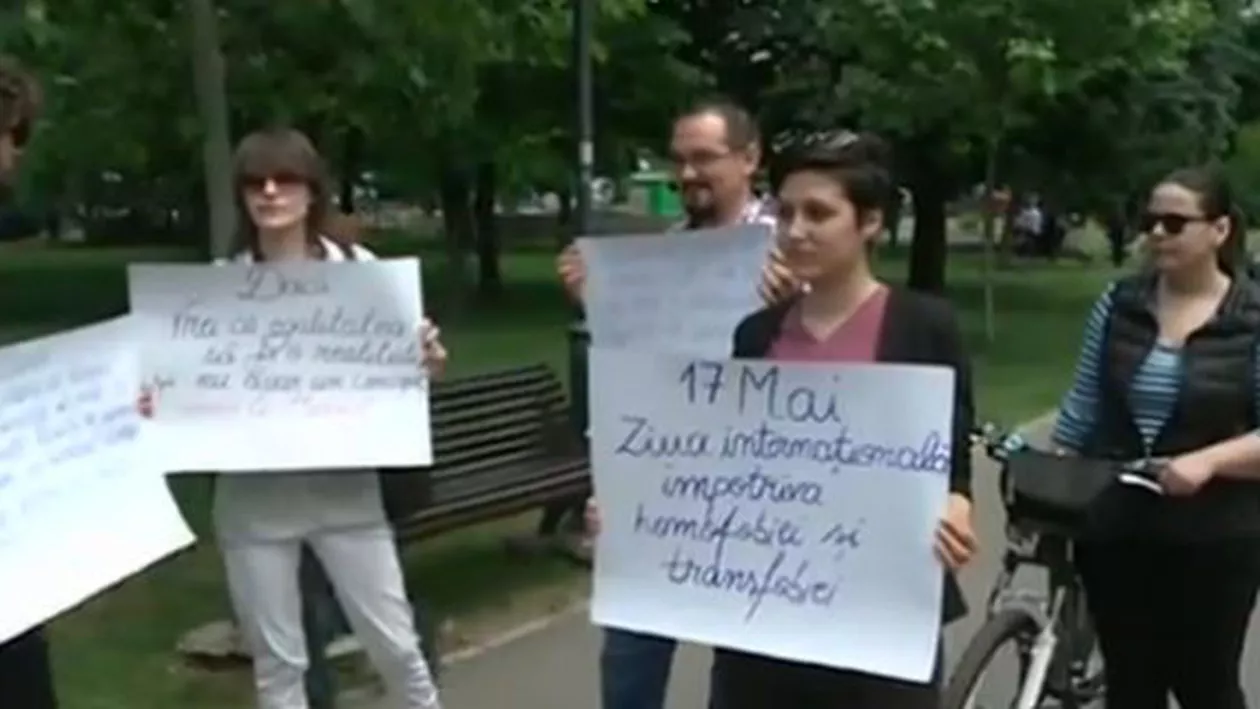 Mobilizare în București pentru marșul diversității care va avea loc săptămâna viitoare: Membrii comunității au ieşit în stradă pentru a-i îndemna pe oameni să participe la manifestație (VIDEO)
