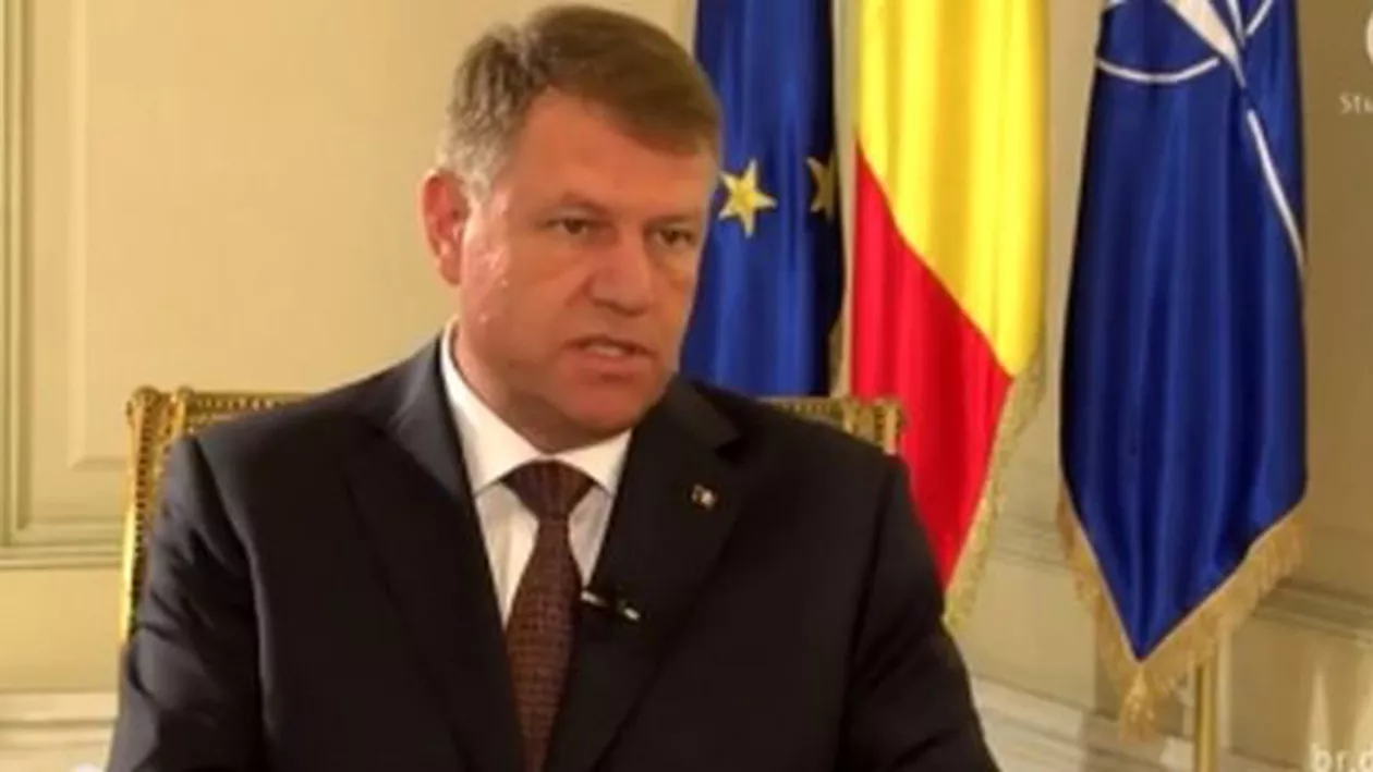 Klaus Iohannis o acuză pe Monica Macovei de traseism în noua sa carte