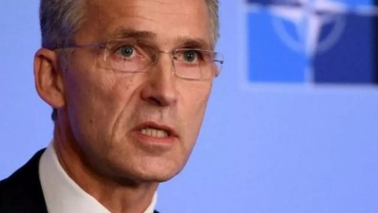 Secretarul general al NATO avertizează că printre imigranții din Marea Mediterană se pot ascunde "teroriști"