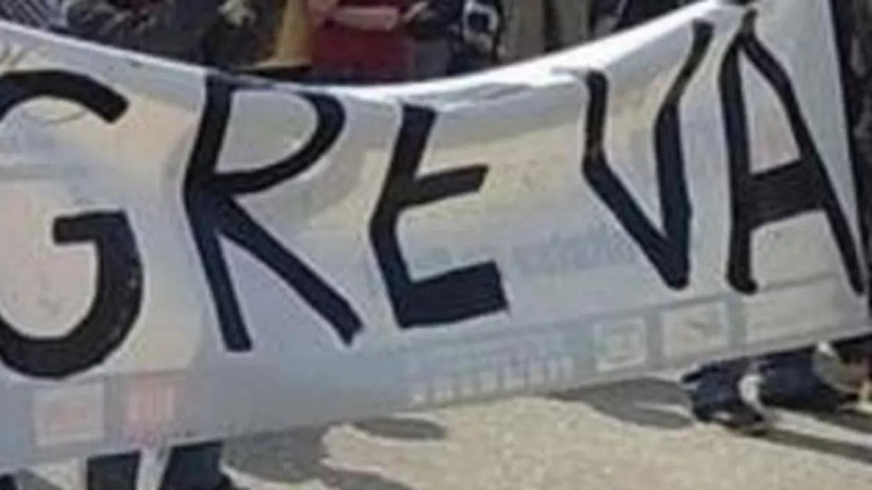 Angajaţii din administraţia publică vor protesta miercuri în fața Guvernului