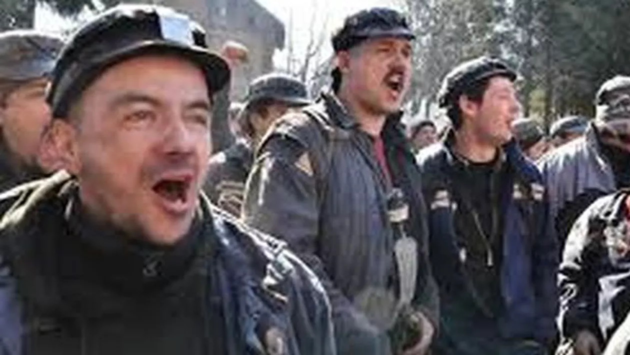 Protest la Petroșani: Peste 1.300 de angajați ai Complexului Energetic Hunedoara atrag atenția asupra situației mineritului